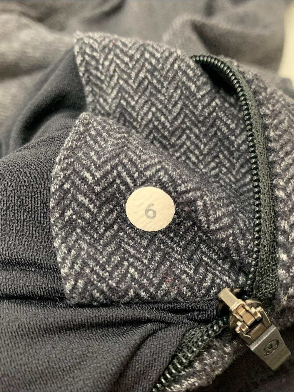 Lululemon Think Fast Hoodie Sz 6 Pullover Hoodie Heathered Herringbone Black - Picture 9 of 12